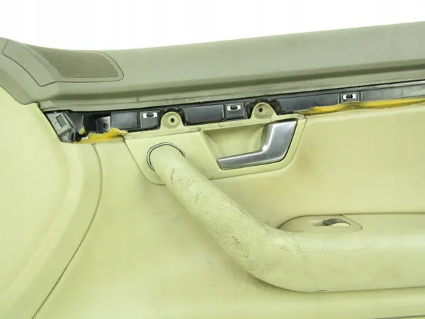 Audi A4 Avant rechter voorportierbekleding OEM 8E0867106 image 4