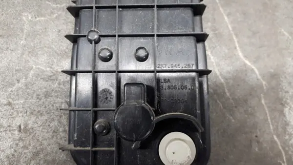 OEM 2K7945257 Insert Phare Arrière Gauche VW Caddy V image 5