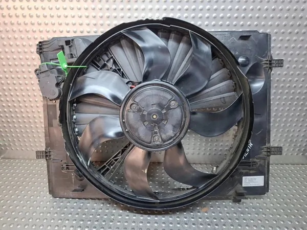 Jäähdytinpuhallin OEM S25135352 Mercedes C W205:lle image 2