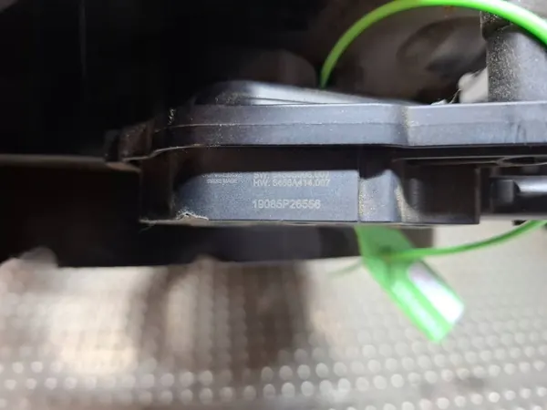 Jäähdytinpuhallin OEM S25135352 Mercedes C W205:lle image 9
