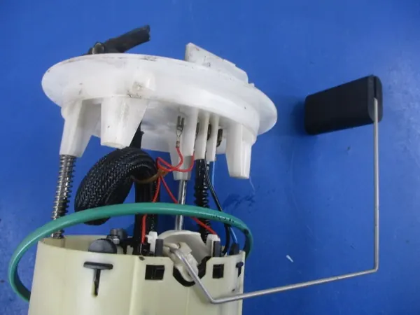 FIAT IDEA 2.0 16V Bomba de combustível 51746634 image 4