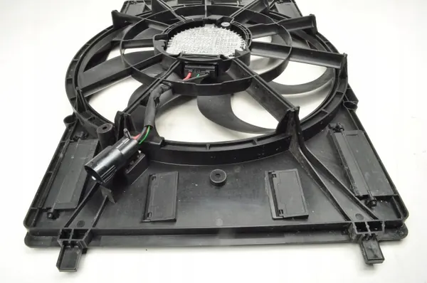 Volvo XC40 B4 Mild Hybrid radiateurventilator OEM 32339436 image 6