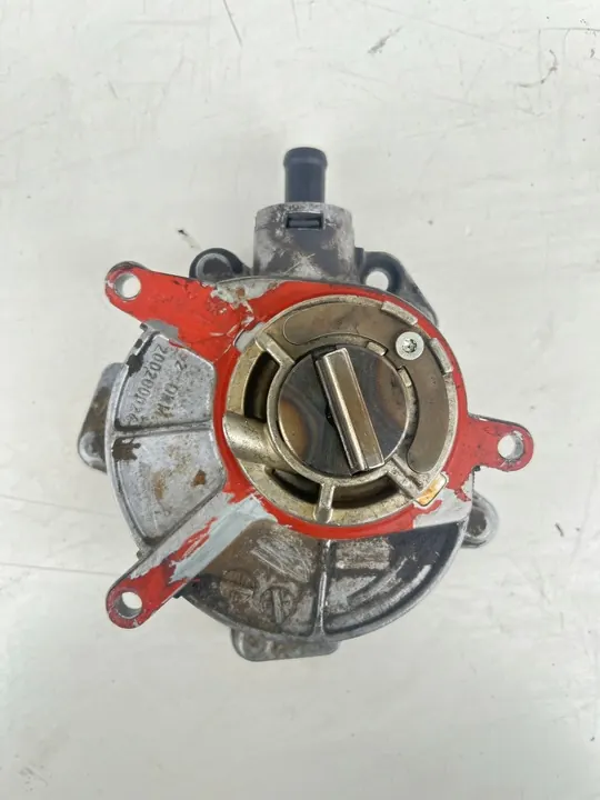 Imupumppu Audi OE 06E145100E image 4