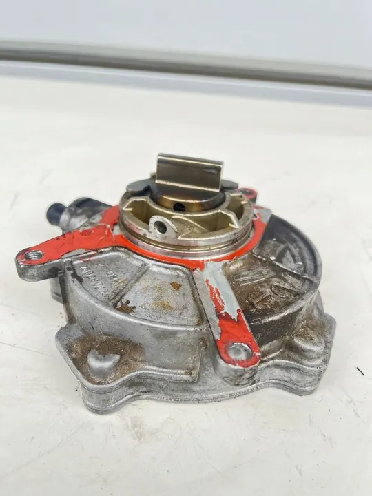 Imupumppu Audi OE 06E145100E image 5