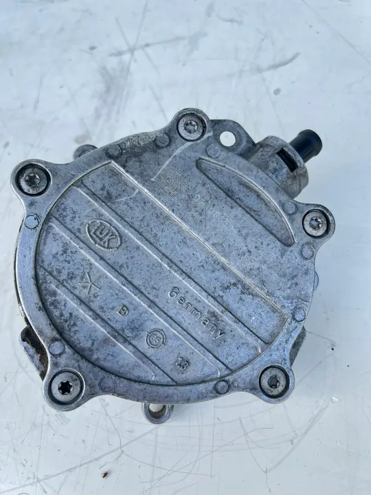 Imupumppu Audi OE 06E145100E image 6