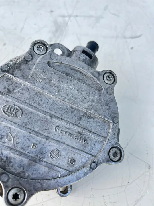 Imupumppu Audi OE 06E145100E image 7