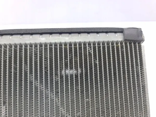 BMW i3 2015 Verwarmingsradiator airco OEM 9287283 image 8