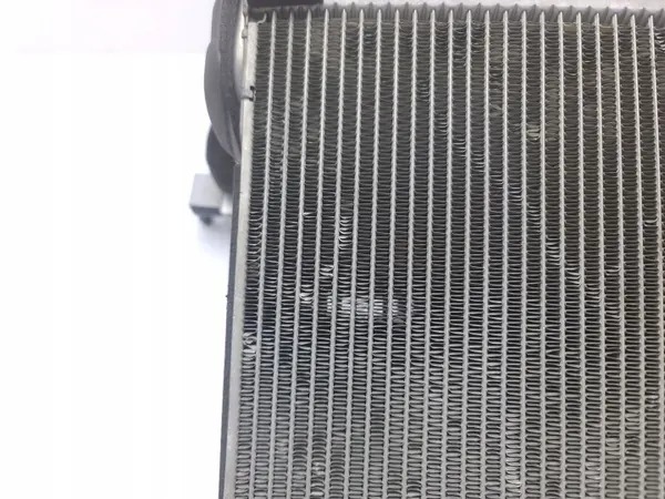 BMW i3 2015 Verwarmingsradiator airco OEM 9287283 image 9