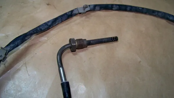 Sensor de temperatura de escape Opel Zafira B 55558578 image 2