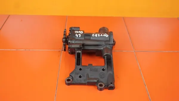 Bomba de aceite BMW OEM 7789840 para M47D20 image 3
