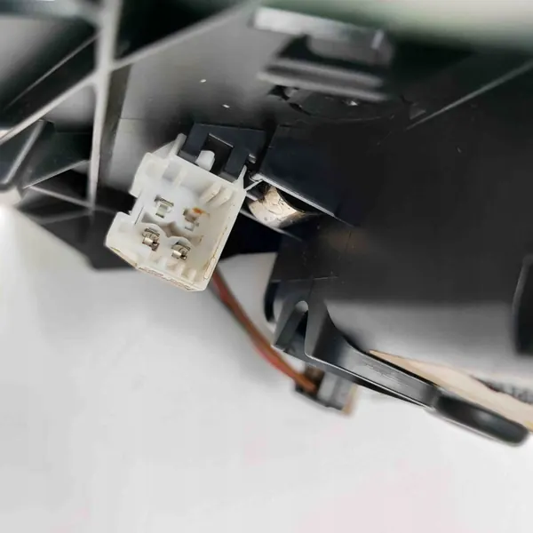 Aschenbecher Mercedes-Benz OEM A2186800850 - Gebraucht image 9