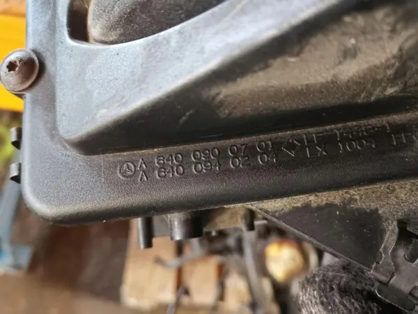 Begagnad insugsgrenrör OEM A6400900701 Mercedes-Benz image 4