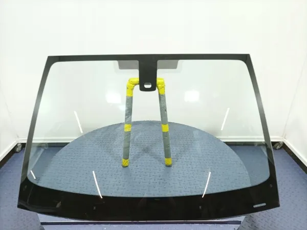 OEM Lochow-279119-01 Used Front Windscreen image 2