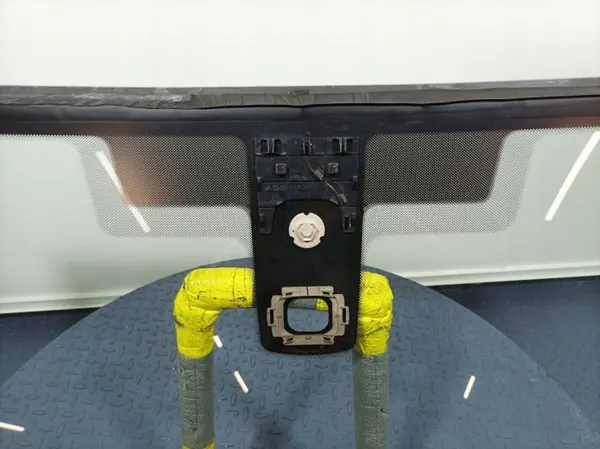 OEM Lochow-279119-01 Used Front Windscreen image 4