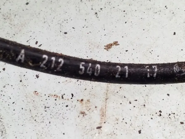 2011 Mercedes-Benz E W212 Bakre knuckle A2125402117 image 4