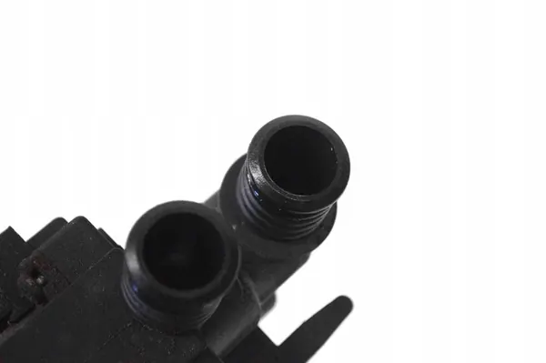 Vattenpump LAND ROVER RANGE ROVER III 3.0L Diesel OEM 8374995 image 4