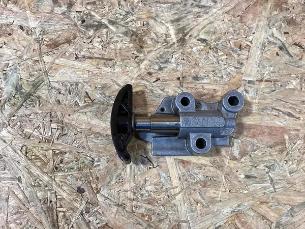 Tensionadores de corrente dianteiros Mercedes-Benz C AMG W205 2020 OEM A2760500611 image 3