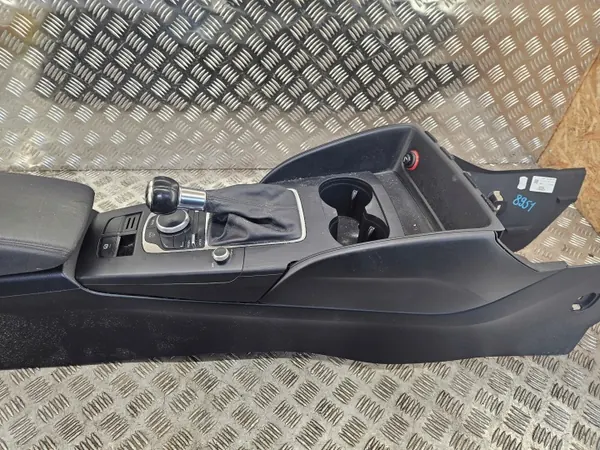 Mittentunnel Audi A3 8V OEM 8V2863241 - Begagnad image 3