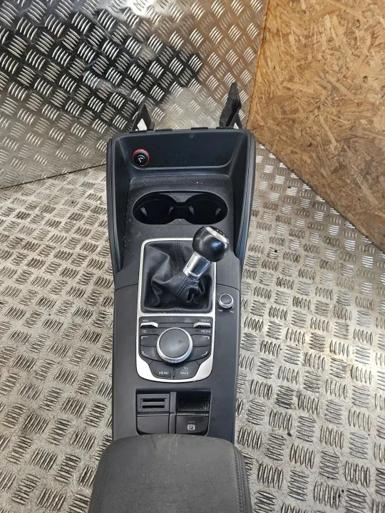 Mittentunnel Audi A3 8V OEM 8V2863241 - Begagnad image 4