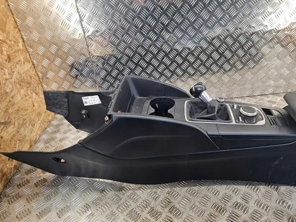 Mittentunnel Audi A3 8V OEM 8V2863241 - Begagnad image 6