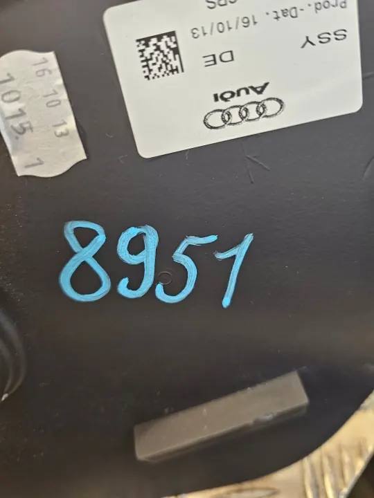 Mittentunnel Audi A3 8V OEM 8V2863241 - Begagnad image 9