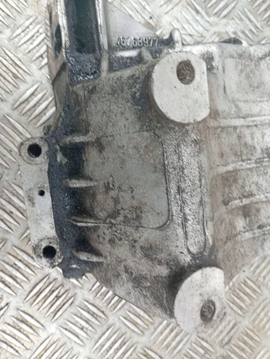 A/C compressorbeugel Lancia Thesis 2.4 JTD 46763977 image 3