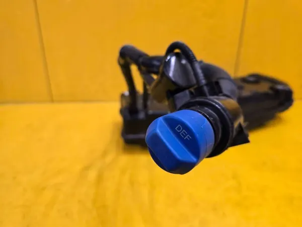 Tanque AdBlue OEM A0994712500 Mercedes GLE image 6