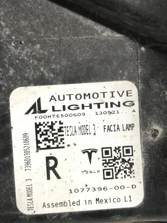 Tesla Model 3 Halogen Rechts Scheinwerfer OEM 107739600D image 10