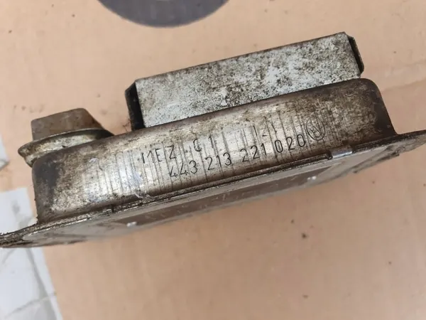 Módulo de encendido OEM 443213221020 para Skoda Favorit 1.3 image 3