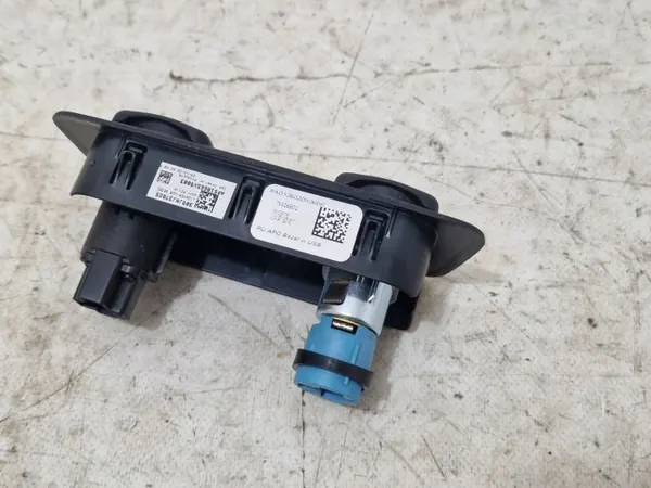 Prise USB Chrysler Pacifica 2017+ OEM JJJ4 image 3