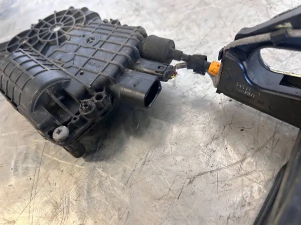 BMW OEM 7167588 Türanschlag hinten rechts E70 X5M image 7