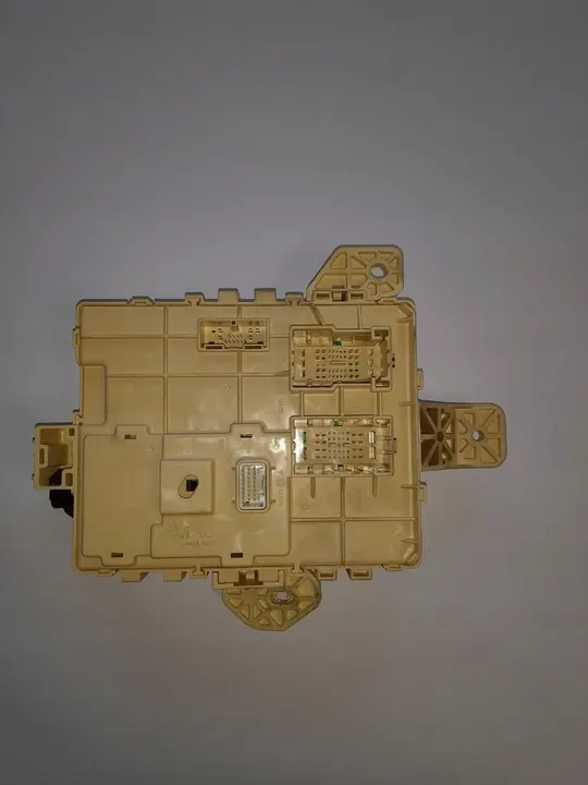 KIA SORENTO III CAIXA DE FUSÍVEIS MÓDULO BSI OEM image 3