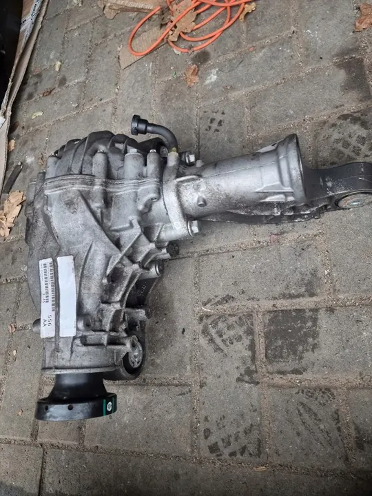 JEEP GRAND CHEROKEE WK2 FRONT DIFFERENTIAL 3.45 P68251556AA image 3