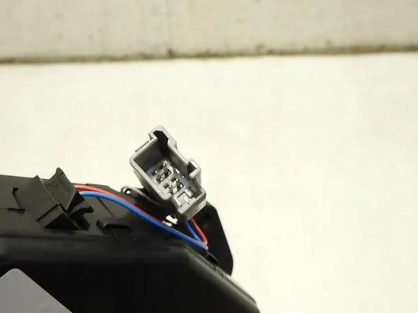 Volvo XC60 Heckklappenaktuator OEM 30784562 image 4