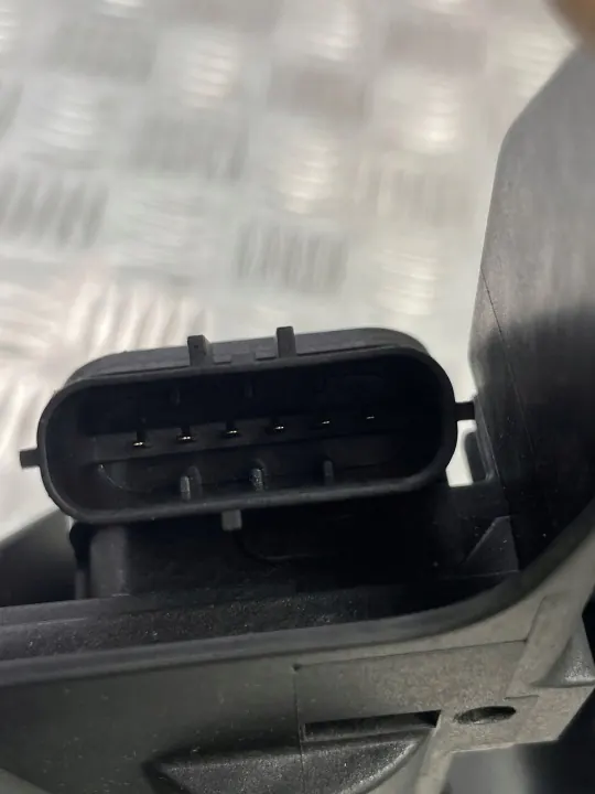 Porsche OE 992723507D Gasreglagepotentiometer Taycan image 5
