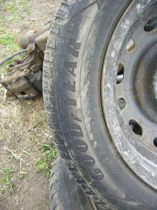 Banden OEM kkkkhjfk798877 175/60/14" Goodyear M+S image 2