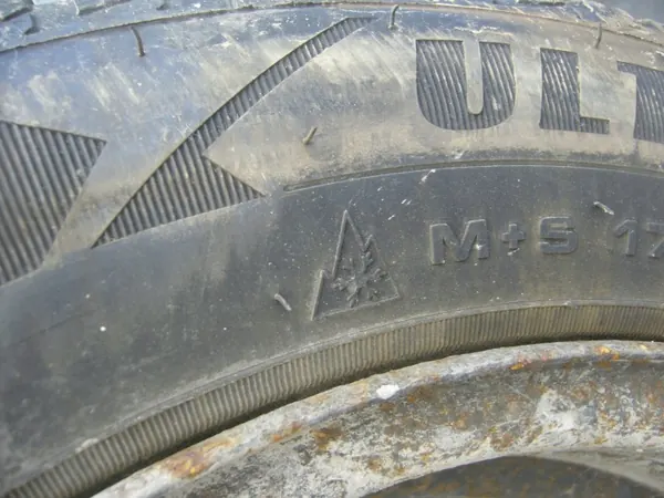 Banden OEM kkkkhjfk798877 175/60/14" Goodyear M+S image 4