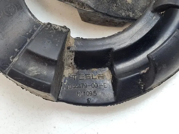 Muelle trasero Tesla Model 3 OEM 104447900E image 3