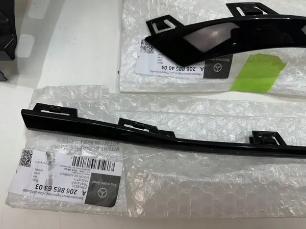Moldagem para-choques traseiro OEM A2068856303 Mercedes Classe C image 5