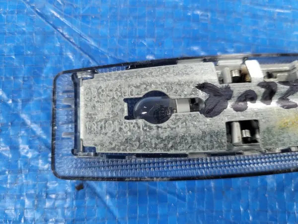 Opel OE Luz Techo Trasera OEM 13101641 - Usado image 4