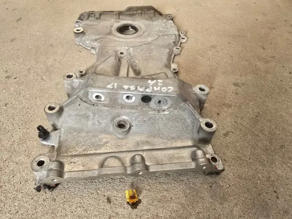 Jeep Compass II 2.4 Vorderer Steuerdeckel OEM 05048201AA image 4