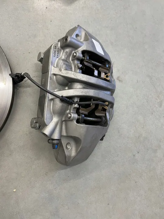 Kit de travões dianteiros Audi Q5 80A Lift 2.0 TDI OEM image 3