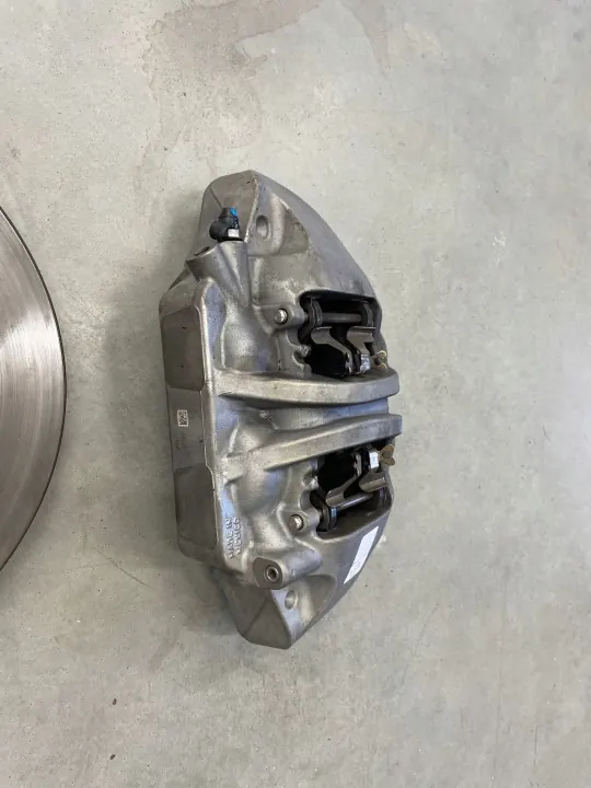Kit de travões dianteiros Audi Q5 80A Lift 2.0 TDI OEM image 4
