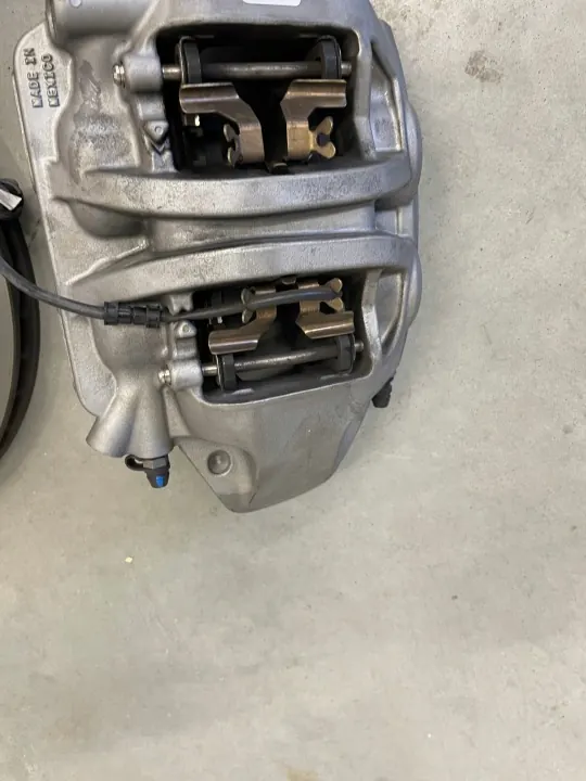 Kit de travões dianteiros Audi Q5 80A Lift 2.0 TDI OEM image 7