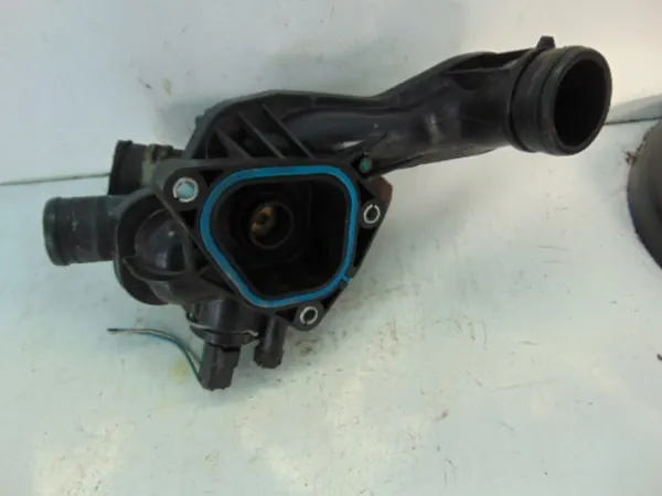 Boîtier de thermostat OEM Ilza-137059- pour Peugeot 207 image 3