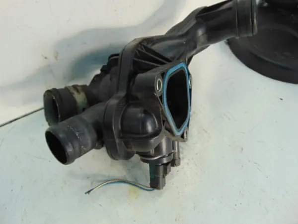 Boîtier de thermostat OEM Ilza-137059- pour Peugeot 207 image 4