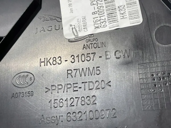 Jaguar F-Pace 2017-2023 Tampa Pilar Direito Inferior HK8331057B image 6