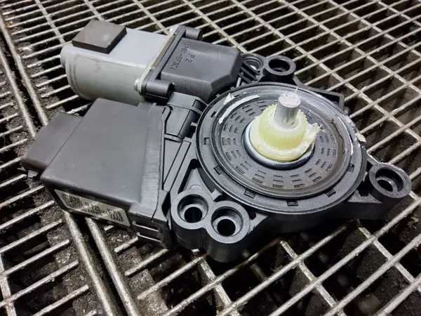 Motor de janela Kia OEM 82450-A2010 - Usado image 5