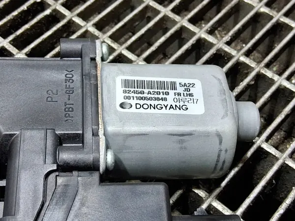 Motor de janela Kia OEM 82450-A2010 - Usado image 8