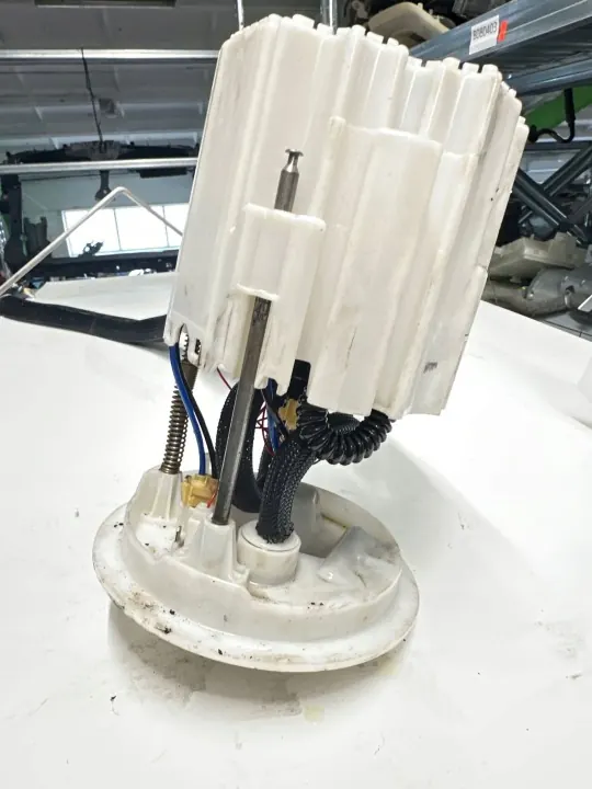 Volvo XC60 Einspritzpumpe OEM 31355907 image 2